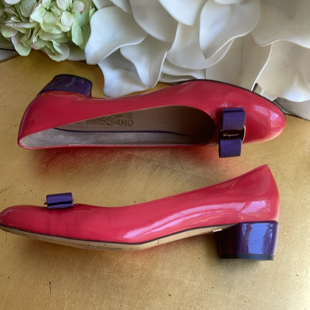 Salvatore Ferragamo Vera Pump in Two-Tone Patent Leather - Picture 8 of 16